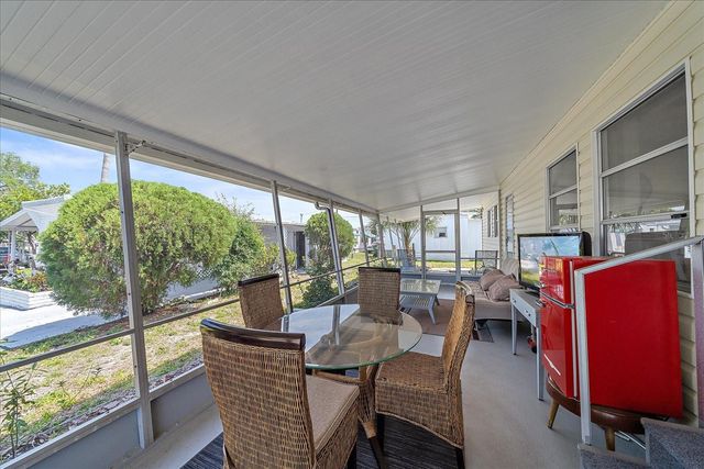 1100 UNIVERSITY PARKWAY 58, Sarasota, FL 34234