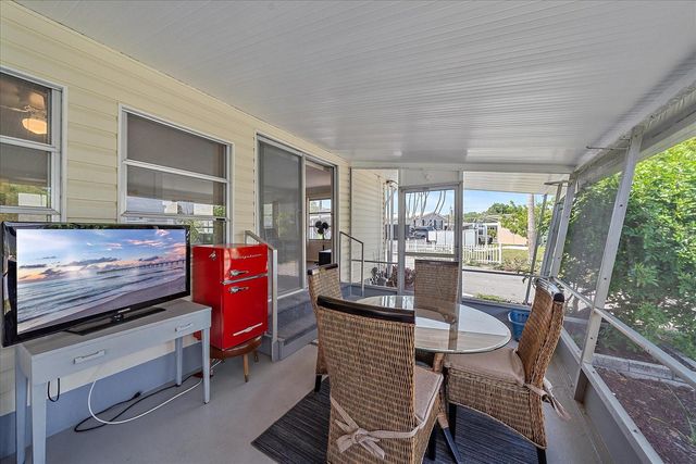 1100 UNIVERSITY PARKWAY 58, Sarasota, FL 34234