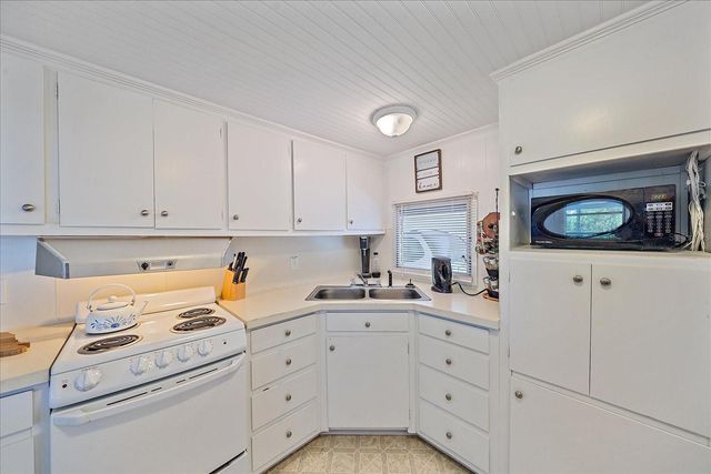 1100 UNIVERSITY PARKWAY 58, Sarasota, FL 34234