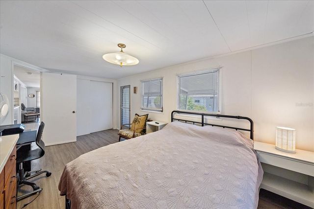 1100 UNIVERSITY PARKWAY 58, Sarasota, FL 34234