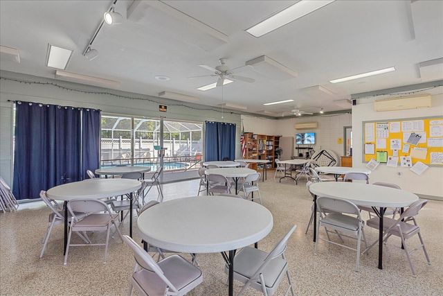 1100 UNIVERSITY PARKWAY 58, Sarasota, FL 34234