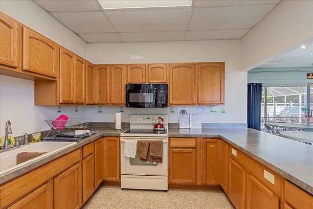 1100 UNIVERSITY PARKWAY 58, Sarasota, FL 34234