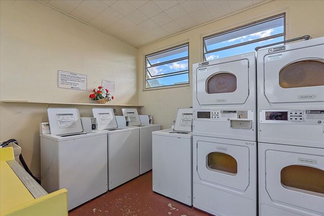 1100 UNIVERSITY PARKWAY 58, Sarasota, FL 34234