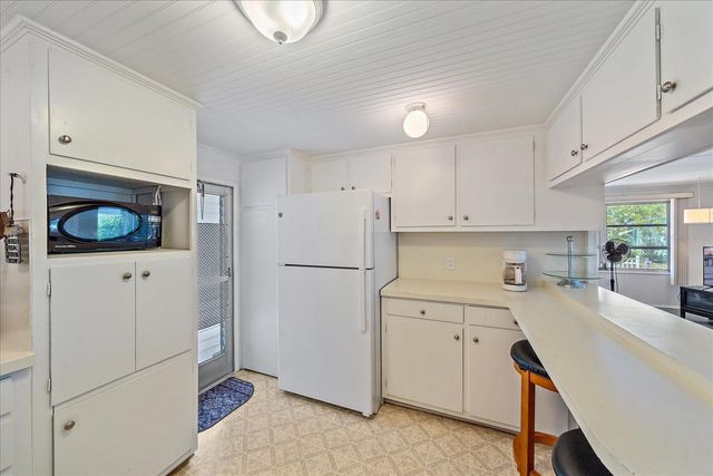 1100 UNIVERSITY PARKWAY 58, Sarasota, FL 34234