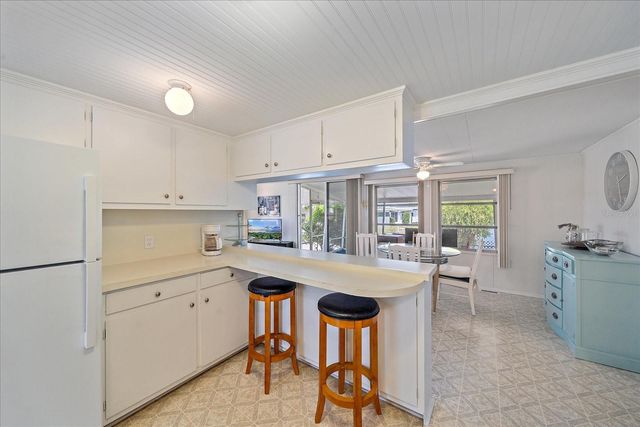 1100 UNIVERSITY PARKWAY 58, Sarasota, FL 34234
