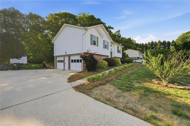 7670 Stonewell Lane, Tobaccoville, NC 27050