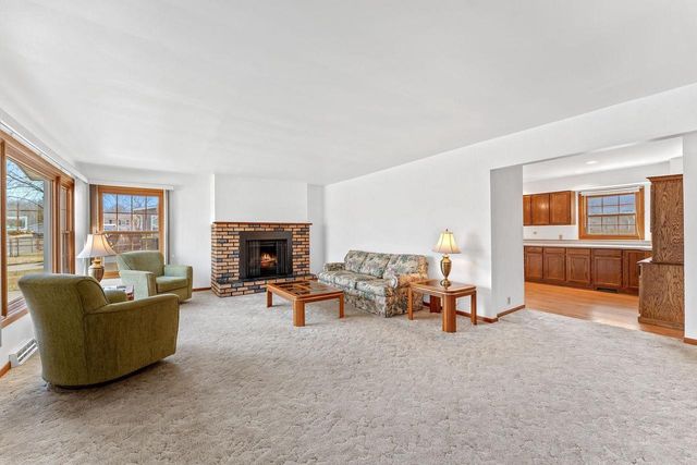 402 Modern Avenue, Reedsburg, WI 53959