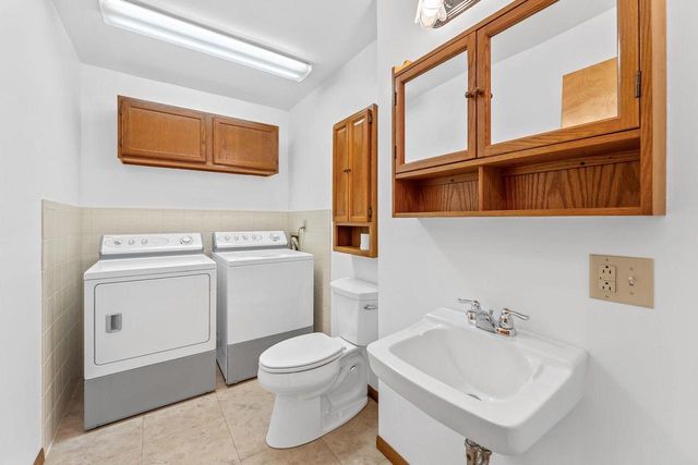 402 Modern Avenue, Reedsburg, WI 53959