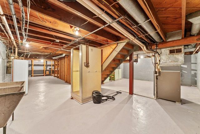 402 Modern Avenue, Reedsburg, WI 53959