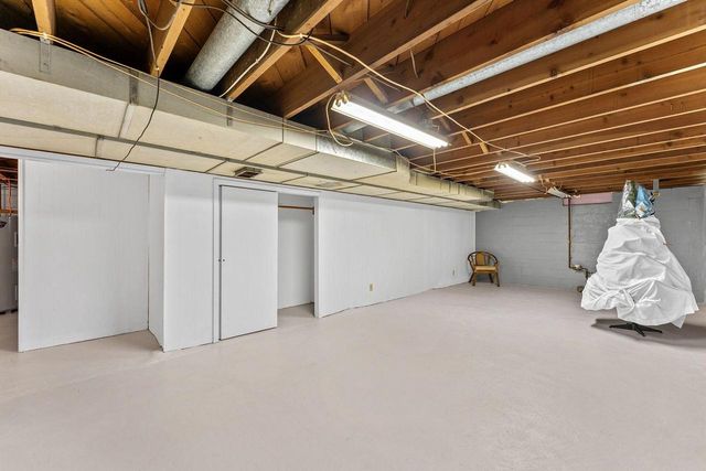 402 Modern Avenue, Reedsburg, WI 53959