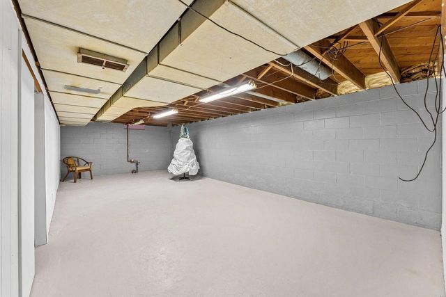 402 Modern Avenue, Reedsburg, WI 53959