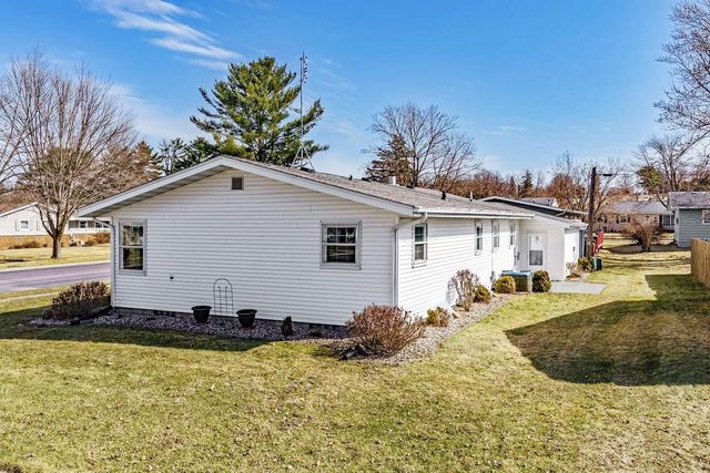 402 Modern Avenue, Reedsburg, WI 53959