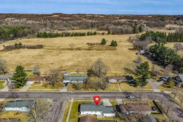 402 Modern Avenue, Reedsburg, WI 53959