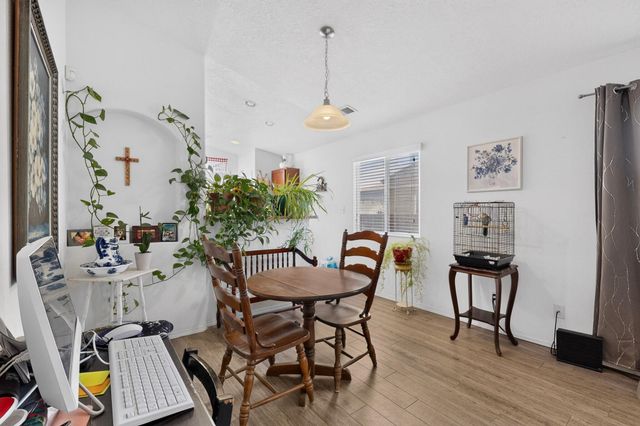 2826 Merlot Drive SW, Albuquerque, NM 87121