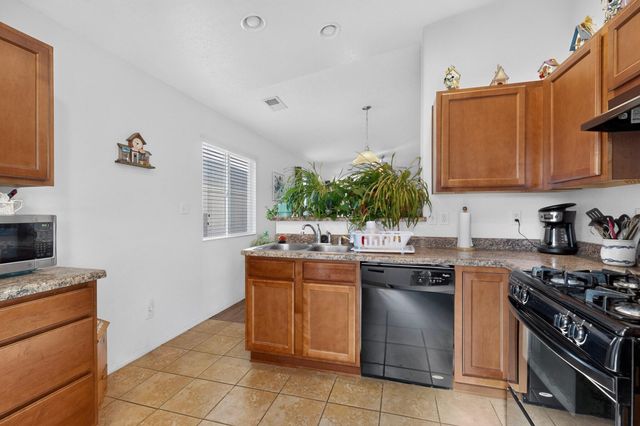 2826 Merlot Drive SW, Albuquerque, NM 87121