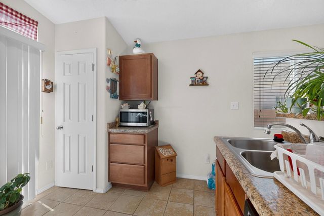 2826 Merlot Drive SW, Albuquerque, NM 87121
