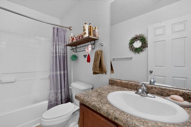 2826 Merlot Drive SW, Albuquerque, NM 87121