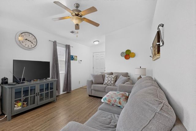 2826 Merlot Drive SW, Albuquerque, NM 87121