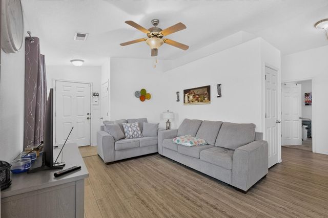 2826 Merlot Drive SW, Albuquerque, NM 87121