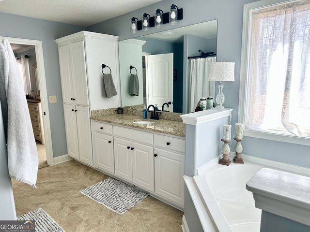 144 Briar Rose Boulevard, Jefferson, GA 30549