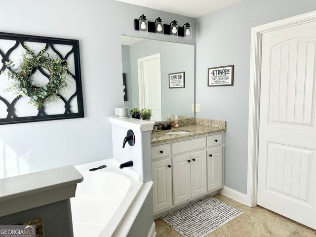 144 Briar Rose Boulevard, Jefferson, GA 30549