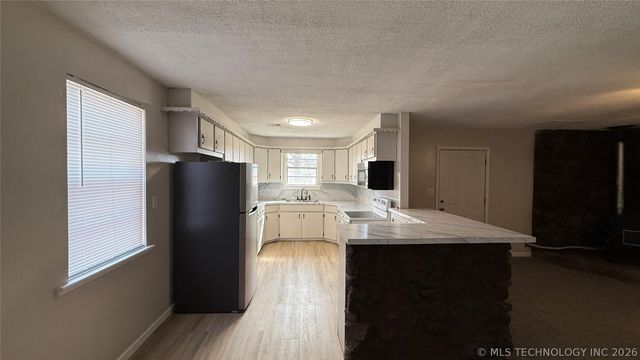 20596 E Whipperwill Road, Tahlequah, OK 74464