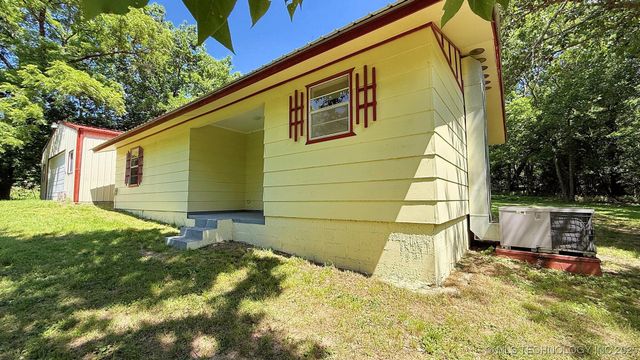 20596 E Whipperwill Road, Tahlequah, OK 74464