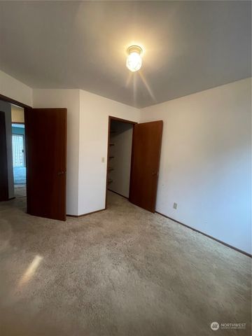 74 Strozyk Road, Raymond, WA 98577