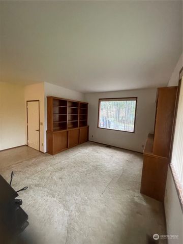 74 Strozyk Road, Raymond, WA 98577