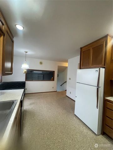 74 Strozyk Road, Raymond, WA 98577