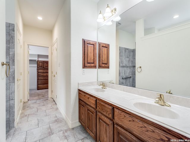 88 SISTER CRK, Comfort, TX 78013