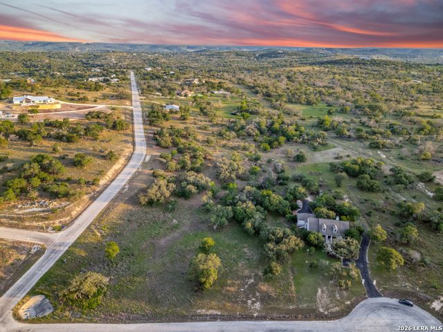 88 SISTER CRK, Comfort, TX 78013