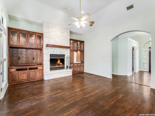88 SISTER CRK, Comfort, TX 78013