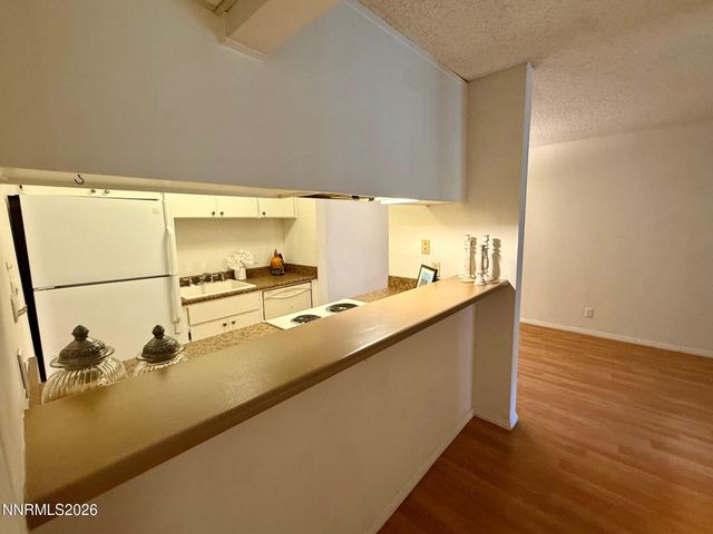 2955 Lakeside Drive UNIT 120, Reno, NV 89509