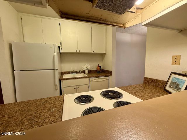 2955 Lakeside Drive UNIT 120, Reno, NV 89509