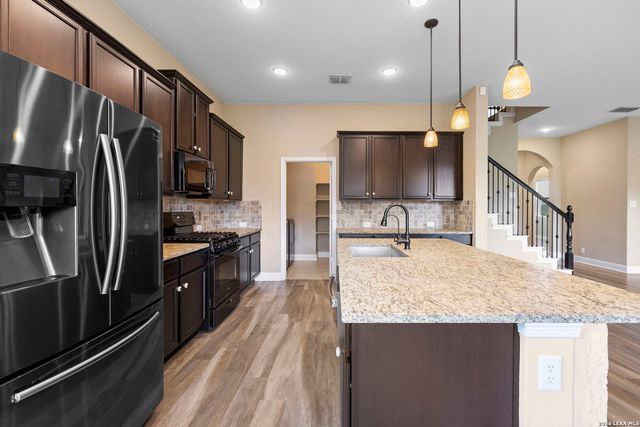 22022 Akin Bayou, San Antonio, TX 78261