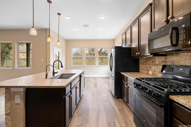 22022 Akin Bayou, San Antonio, TX 78261