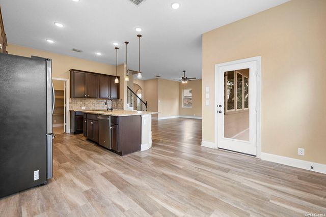 22022 Akin Bayou, San Antonio, TX 78261