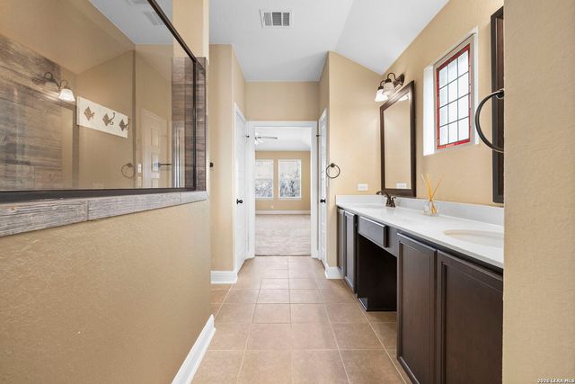 22022 Akin Bayou, San Antonio, TX 78261