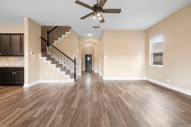 22022 Akin Bayou, San Antonio, TX 78261