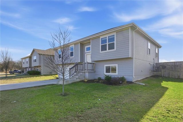 21291 W 219th Street, Spring Hill, KS 66083