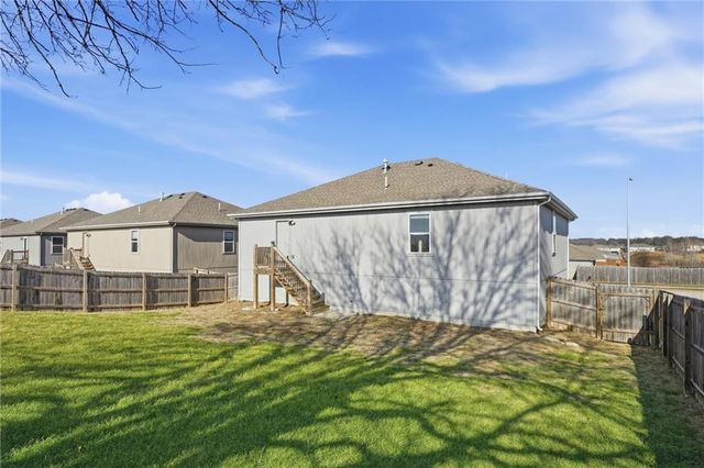21291 W 219th Street, Spring Hill, KS 66083