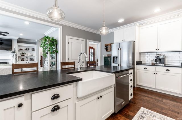 2918 Lenox Drive, Evansville, IN 47725