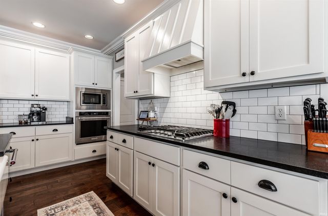 2918 Lenox Drive, Evansville, IN 47725