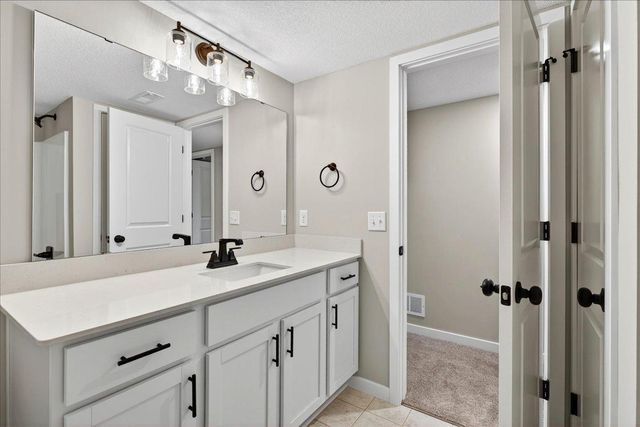 1923 Pierce Street S, Cambridge, MN 55008