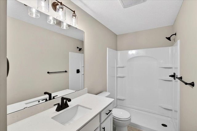 1923 Pierce Street S, Cambridge, MN 55008