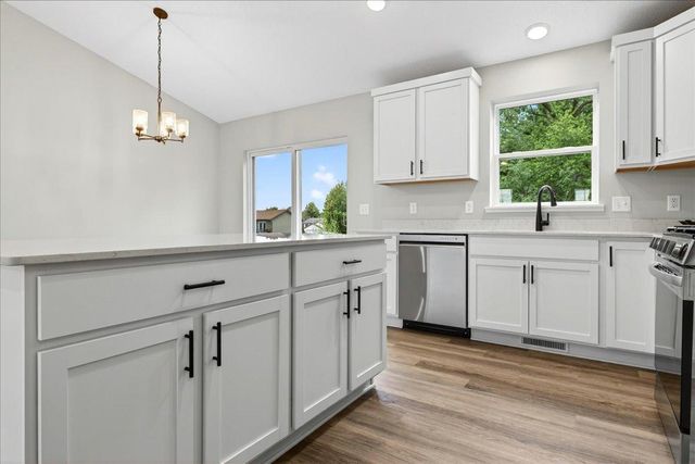 1923 Pierce Street S, Cambridge, MN 55008
