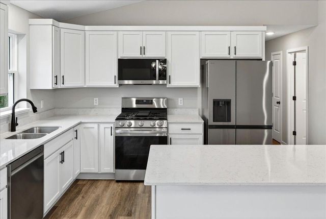 1923 Pierce Street S, Cambridge, MN 55008