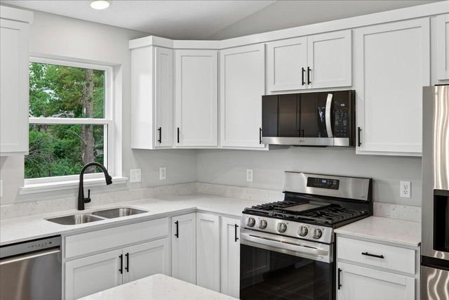 1923 Pierce Street S, Cambridge, MN 55008