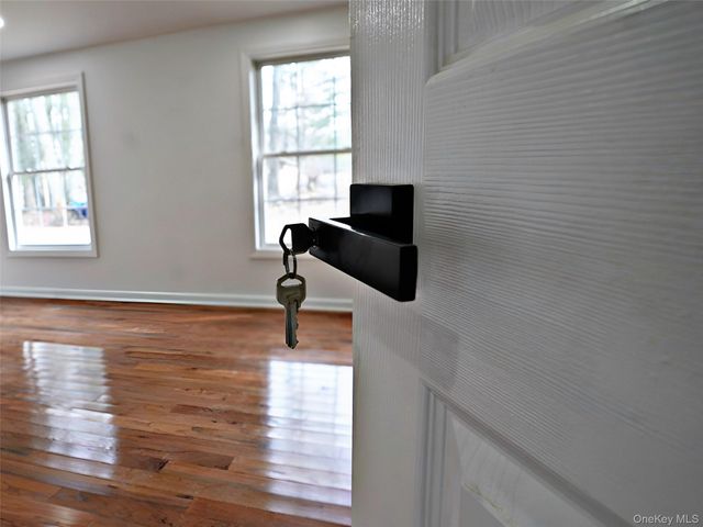 13 Brook Trail W, Wurtsboro, NY 12790
